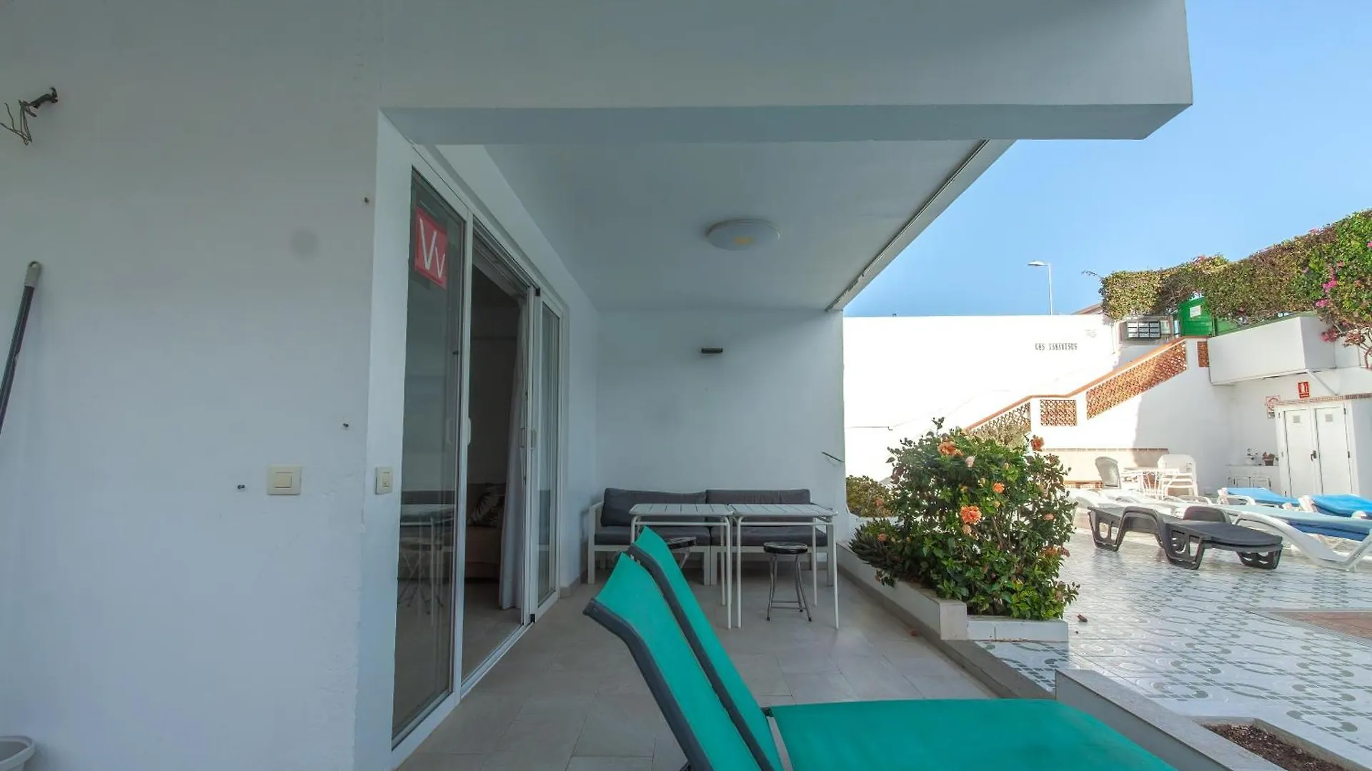 Apartamento Con Terraza Y Piscina En Playa Del Ing Playa del Ingles  Spain