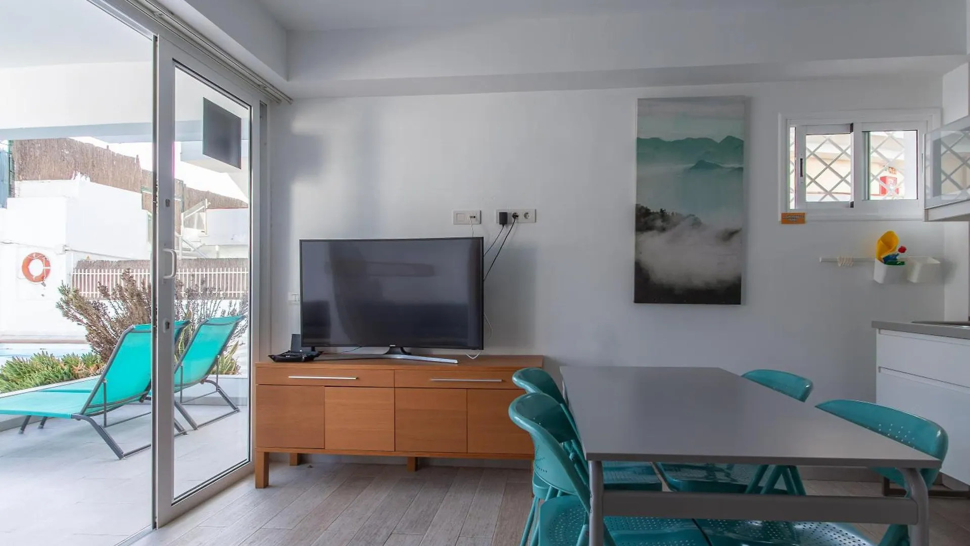 Apartamento Con Terraza Y Piscina En Playa Del Ing Playa del Ingles  Apartment Playa del Ingles (Gran Canaria)