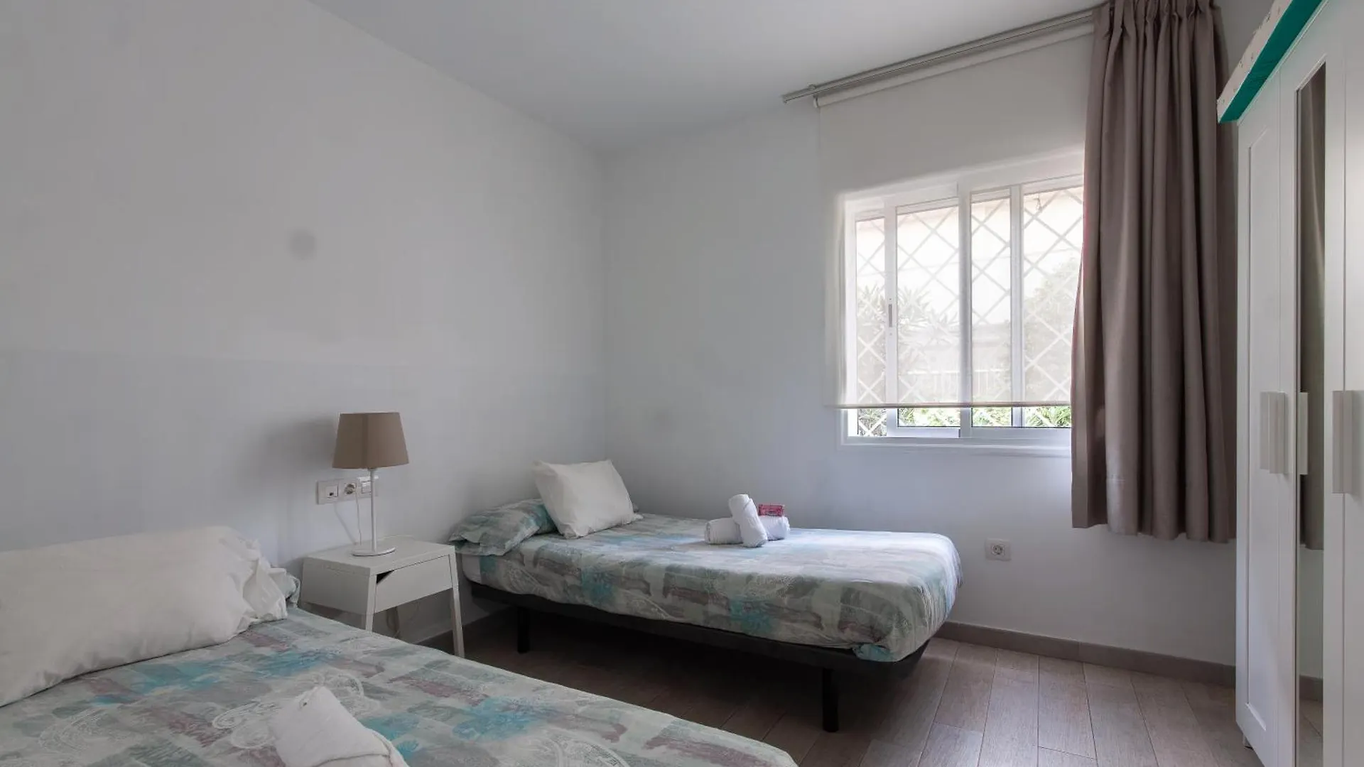 Apartamento Con Terraza Y Piscina En Playa Del Ing Playa del Ingles  Playa del Ingles (Gran Canaria)